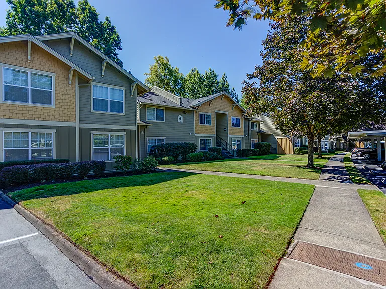 Commons at Hawthorn Village Apartments — Photo 6