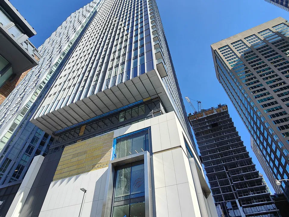 8 Cumberland St #3708