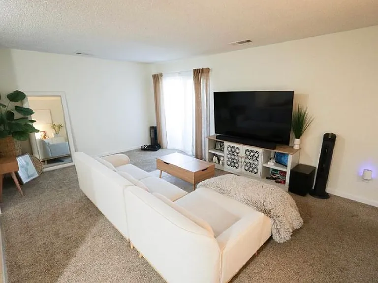 480 Cherry Ln #E — Photo 4