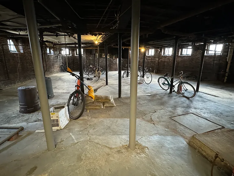 100 Linden St #6 — Photo 8