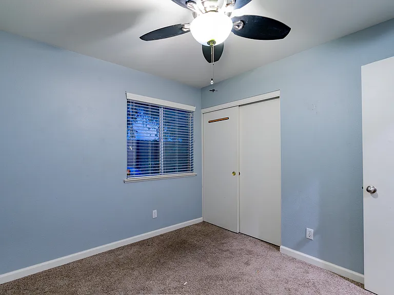 2834 Mitchell Ave — Photo 16