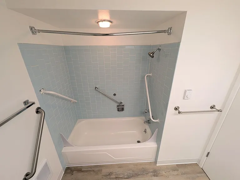 Kingcity Apartments — Photo 97