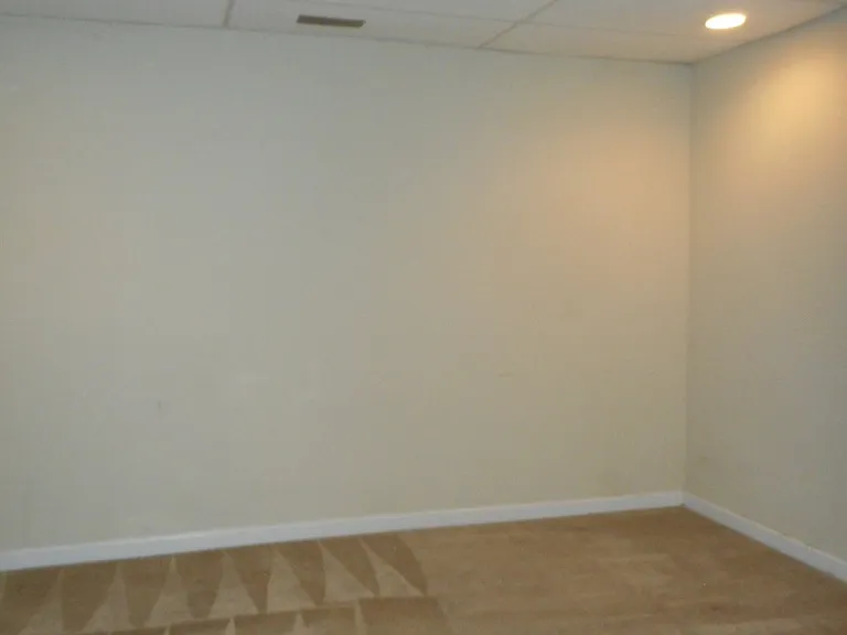 100 Fairfax Dr — Photo 12