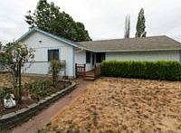 2nd image of 679 SE 11th St