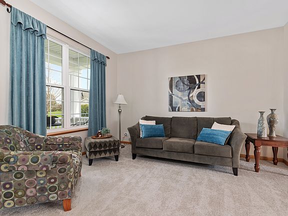 5th image of 3149 Venetian Way