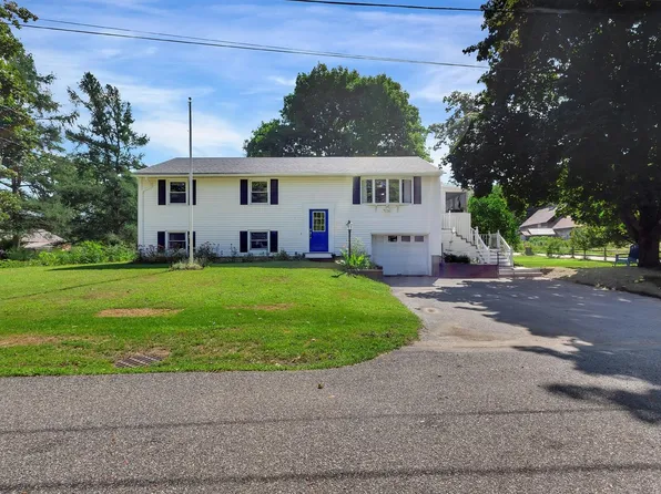 6 Vancor Drive, Rockingham, VT 05154