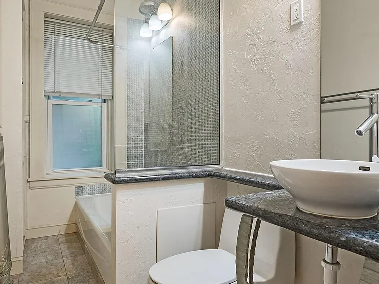 1401 Willow St #2 — Photo 15