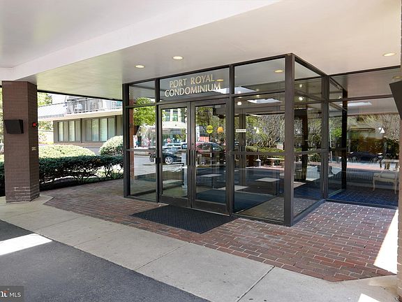 5th image of 801 N Pitt St APT 215