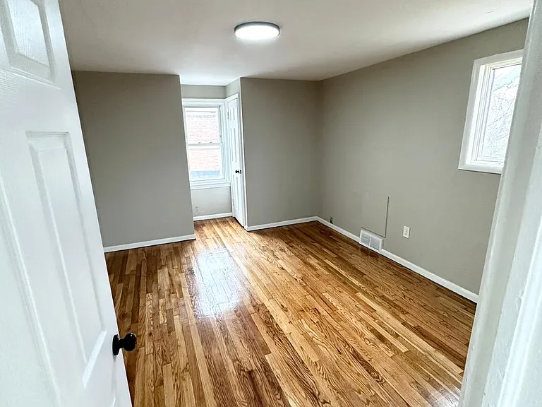 20571 Priday Ave — Photo 10