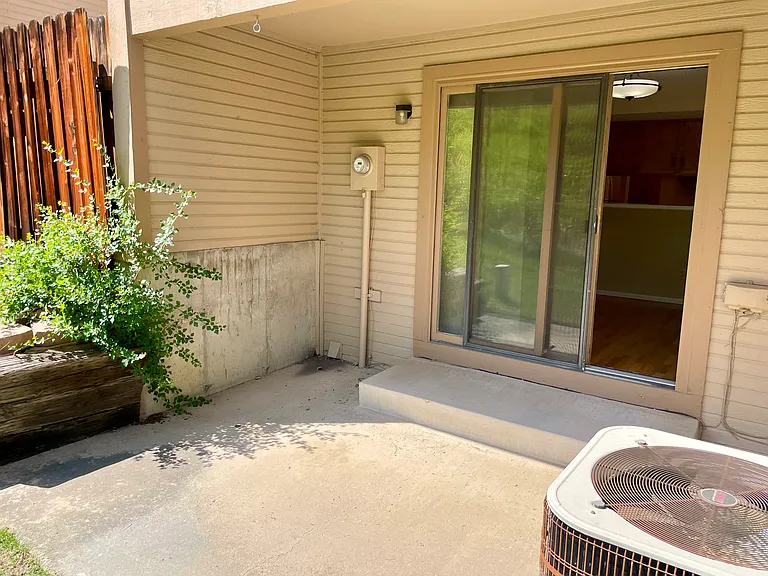 1425 Vondelpark Dr — Photo 19
