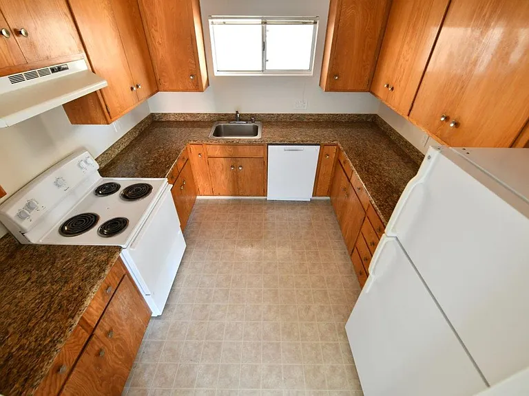 2537 Regent St — Photo 6
