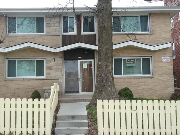 911 N 24th St, Milwaukee, WI 53233