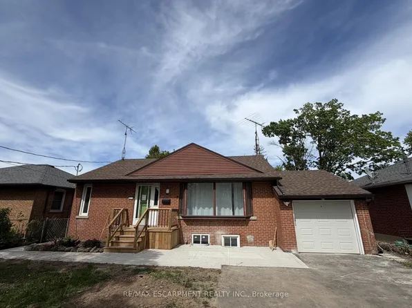 377 Martin St, Milton, ON L9T 2R8
