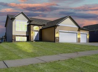 8240 Dylan Dr, Merrillville, IN 46410