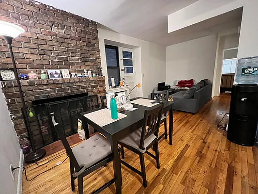 Rented by City Connections Realty | media 12