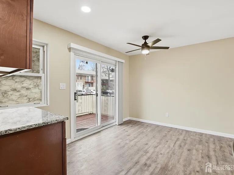 160 Evergreen Rd #14A — Photo 13