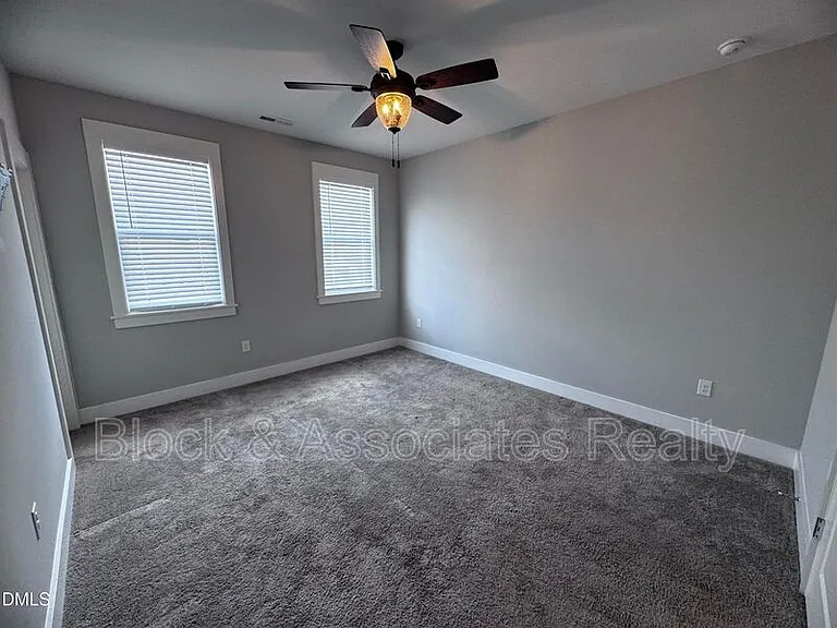 440 Douglas Falls Dr — Photo 9