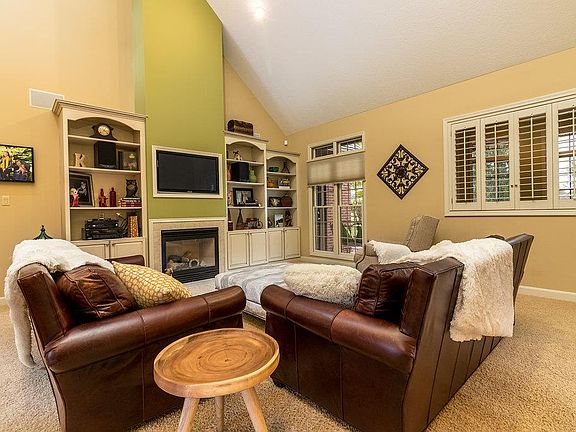 5th image of 604 S Pinehurst Ln