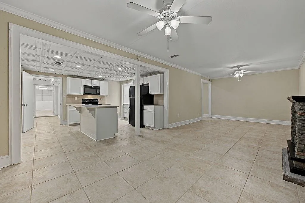 1 bed, 1.0 bath, 2715 sqft, $1,775 — Photo 1