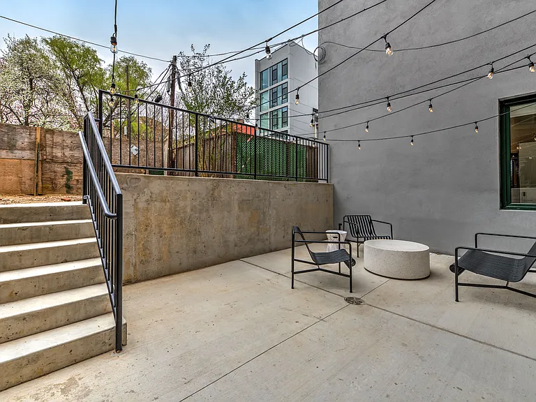 186 N 6th St #A — Photo 36
