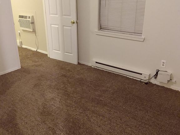 4th image of 214 S Ave E APT B
