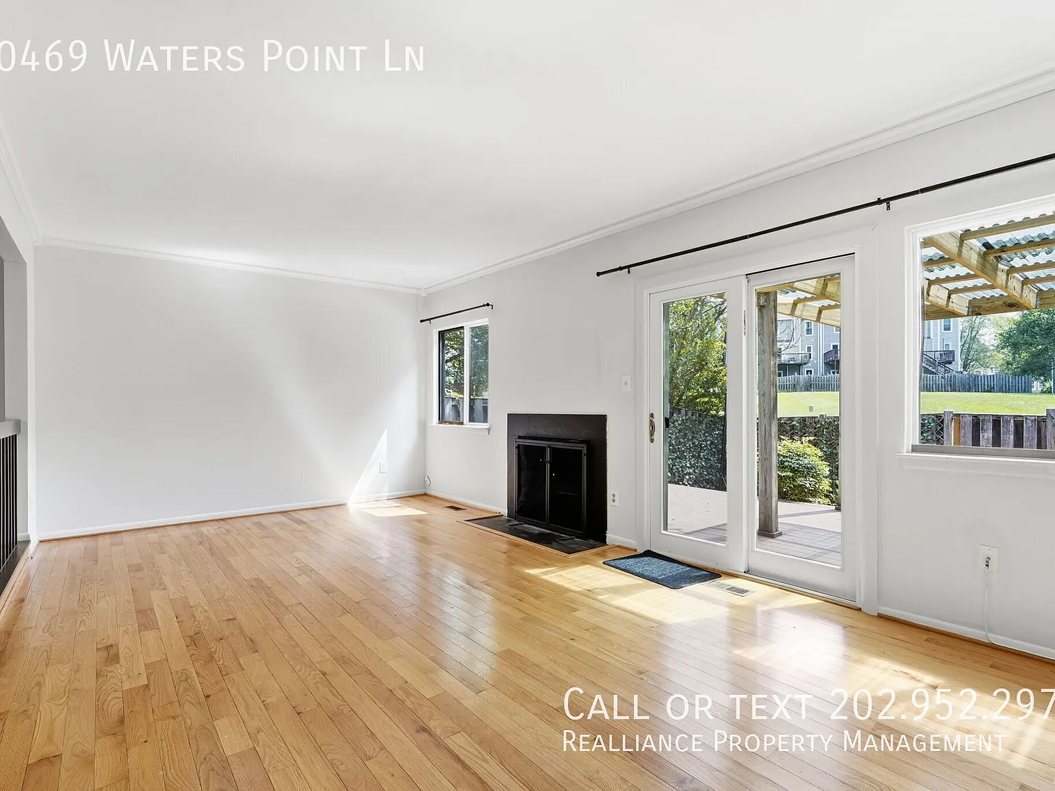 Beautiful 3BR/3.5BA Townhome in Waters Landing ? Finished Basement, Pr — Photo 2