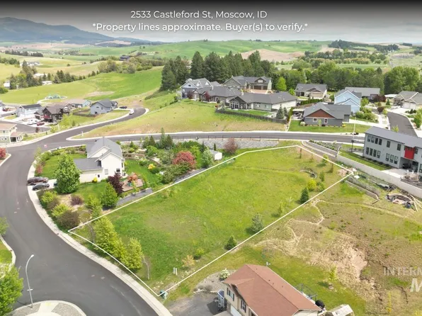 2533 Castleford St, Moscow, ID 83843