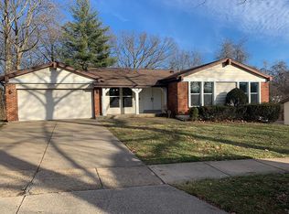 1242 Beaver Creek Rd, Chesterfield, MO 63017