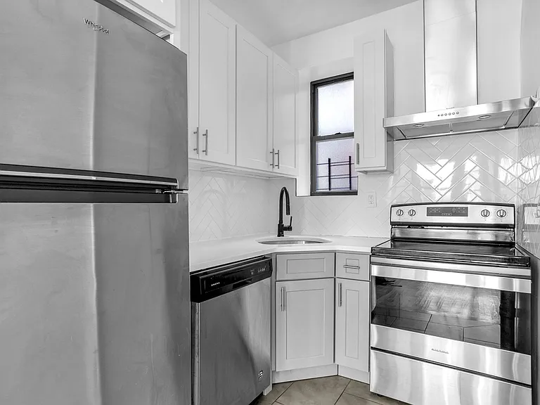 317 W 99th St #1D — Photo 11