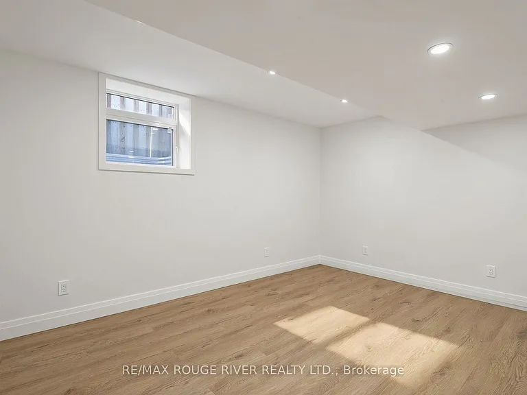 344 Centennial Rd #BASEMENT — Photo 16