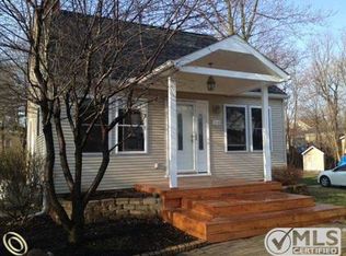 210 Boston Ave, Lake Orion, MI