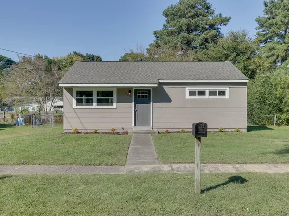 2410 Livesay Rd, Chesapeake, VA 23323