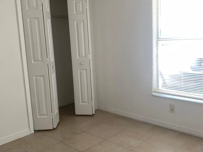 2524 Langdon Ave S — Photo 10