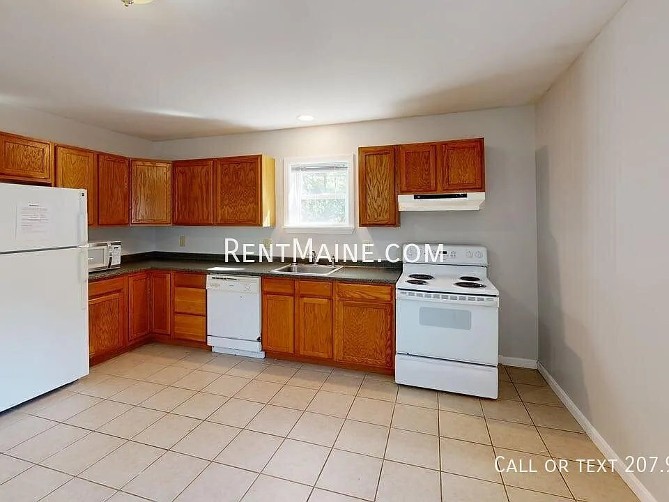 1835 Hammond St #2