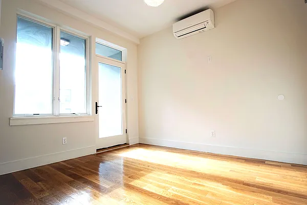 Rented by Lofts and Flats LLC | media 32