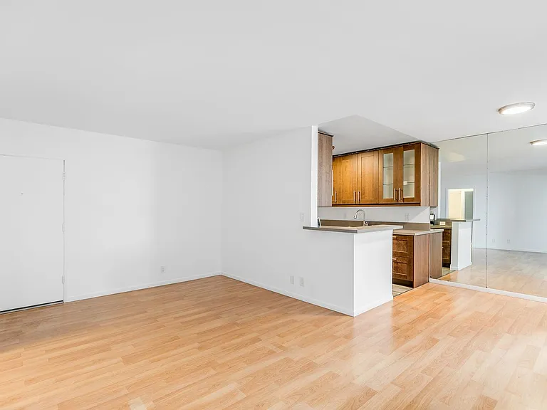 1812 Westholme Avenue — Photo 6