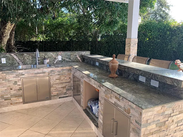 7625 SW 75th Ave — Photo 41