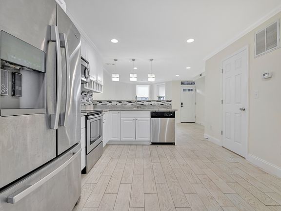 3rd image of 3566 11th St NW APT 2