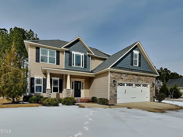 161 Summit Overlook Dr, Clayton, NC 27527