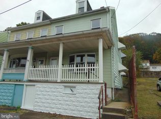 424 W Bacon St, Pottsville, PA 17901