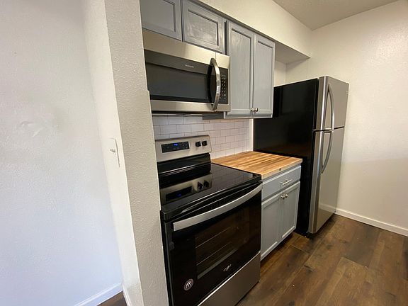 5th image of 200 E Courtland Pl APT 7
