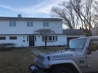 540 Gwynn St, Babylon, NY 11702