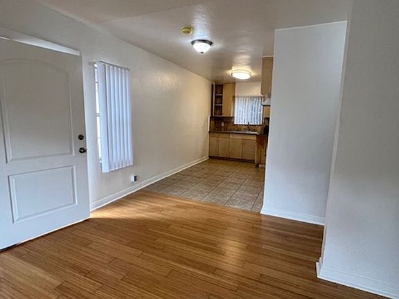 3rd image of 633 W 78th St Unit 1/2