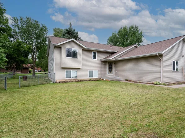 1010 Hampshire St, Prescott, WI 54021