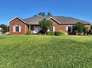102 Woodland Dr, Bethalto, IL
