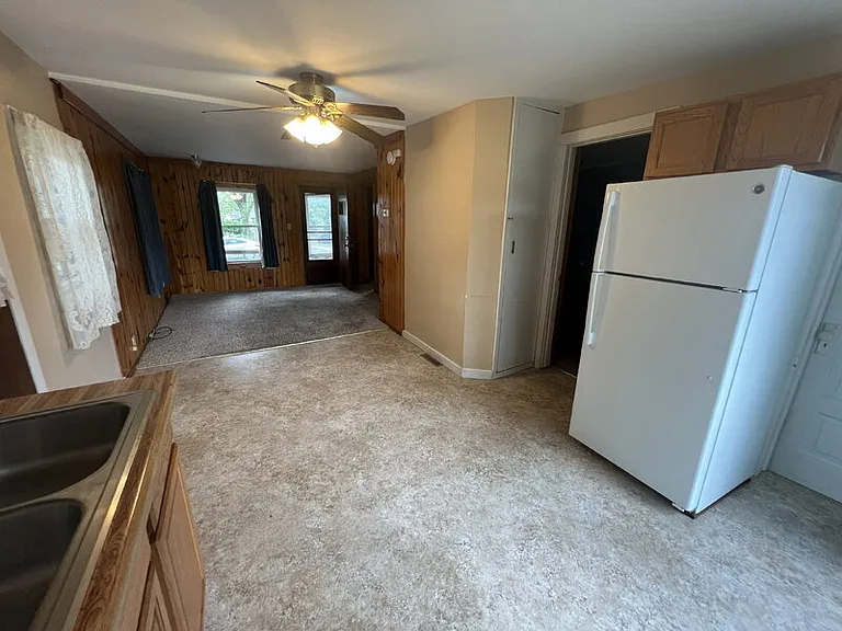 131 N Fair Oaks Ave — Photo 3