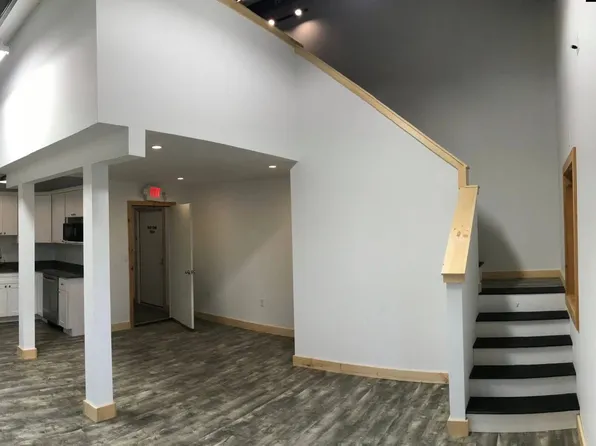 191 Rockingham Rd, Derry, NH 03038