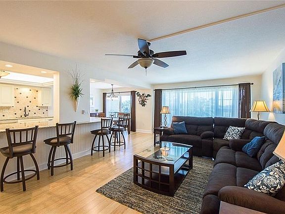 3rd image of 225 Country Club Dr APT F1304