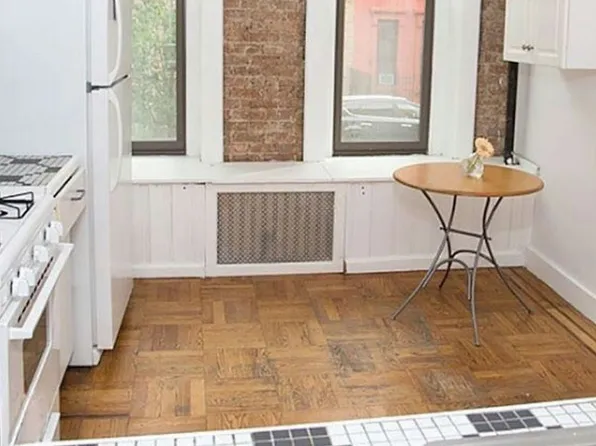 159 East 107th Street image 4 of 10