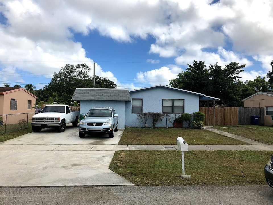 1st image of 940 NW 34th Ter